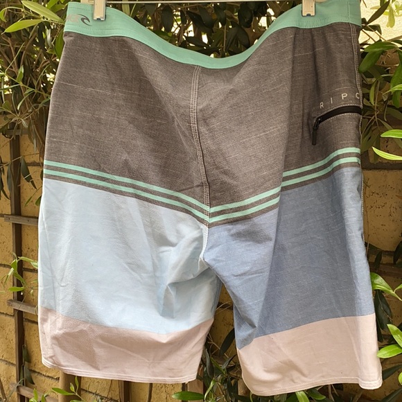 Rip Curl MENS Board Shorts - Picture 4 of 5